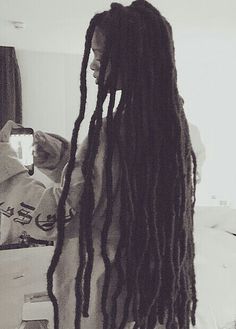 Rihanna Faux Locs, Rihanna Dreads, Rihanna Dreadlocks, Faux Dreadlocks, Rihanna Hairstyles, Rihanna Photos, Faux Locs Hairstyles