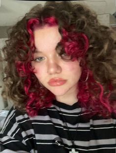 Underdye Hair, Peekaboo Hair Colors, Dyed Curly Hair, Highlights Curly Hair, Peekaboo Hair, Red Curly Hair, Curly Hair Photos, Colored Curly Hair