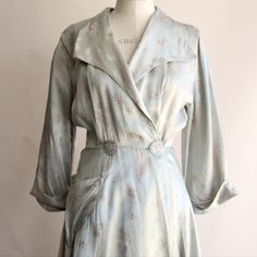 This Incredible 1940s Liquid Satin Dressing Gown Must Be Enjoyed, Rather Than Live In A Box! I Purchased This For Nearly $400 At A Ny Vintage Show A Few Years Ago. Brand Is Styled By Saybury And This Floral Satin Dressing Gown - In A Cool Minty - Grey With Peach Flowers And The Reverse Colors On The Wrong Side - Is In Impeccable Condition With No Snags, Tears, Or Pinholes. The Only Thing I Noticed Was A Frayed Seam (Last Pic) Under The Collar That Is Covered By The Overlap. Spectacular Sweep And Dressing Gown Vintage, Silver Vintage Wedding Dress, Vintage Silver Dress For Formal Occasions, Silver Vintage Dress For Formal Occasions, Silver Vintage Dresses For Formal Occasions, Silver Vintage Formal Dresses, Vintage Silver Wedding Dress, Vintage Dressing Gown, Satin Dressing Gown