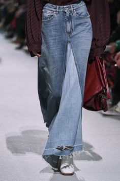 Looks Total Jeans, Sewing Creations, Jeans Trend, Girl Sleeves, Denim Inspiration, 2022 Style, Mode Boho, Denim On Denim