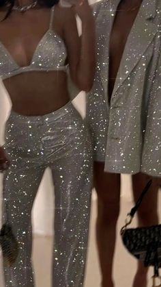 Glitter, suit, blazer, silver, luxury, aesthetic, vision board. Gliterry Outfits, Sparkly Black Outfit, Glitter Outfit Aesthetic, Glitz And Glam Outfit Ideas, Glitter Aesthetic Sparkle, Glitter Outfit Party, Glitz And Glam Outfit, Glitter Suit, Maddy Euphoria