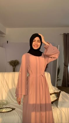 Pink Abaya, Abaya Collection, Stile Hijab, Mode Turban, Modest Fashion Hijab, Muslim Fashion Hijab Outfits, Muslim Outfits Casual, Muslimah Dress, Hijab Style Casual