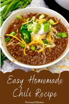 Looking for an easy chili recipe?  Here is a great chili recipe that you can use to make Frito chili pie.  This homemade chili recipe uses ground beef and is easy to make. Easy Cheap Chili Recipe, Hamburger Chili Recipe Ground Beef, Cheap Chili Recipe, Hamburger Chili Recipe, Cheap Chili, Easy Homemade Chili Recipe, Cheesy Broccoli Rice Casserole, Frito Chili, Frito Chili Pie