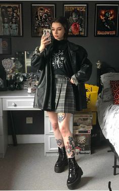 Outfit Boards, Gender Fluid Fashion, Skate Girl, Personal Aesthetic, Dark Outfits, Gothic Clothing, Rock Outfits, Aesthetic Style