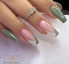 Simple Coffin Gel Nail Designs, Beachy Wedding Nails, Gel Nails Ideas Coffin Short, Acrylic Nail Designs Coffin Simple, Elegant Coffin Nail Ideas, Nail Art Designs For Work, Formal Nail Designs Classy, French Twist Nails, Pretty Nails Classy Short