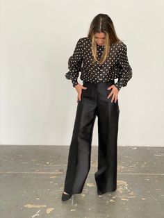 "Oscar de la Renta gorgeous black silk wide leg pants. Pleated line down the middle, high waisted and no pockets for a slim hip line. A thick structured silk, these pants are perfect for black tie outfit. Waist 28\" Rise 10.5\" Inseam 30\" Hips 40\" Leg opening 13\" Fit a S or M" Sleek Wide-leg Silk Pants, Sleek Silk Wide-leg Pants, Sleek Silk High-waisted Wide Leg Pants, Black Silk Wide-leg Pants, Black Silk Wide Leg Bottoms, Evening Satin Straight Pants, Satin Pants For Evening, Tailored Wide Leg Evening Pants, Chic High Waist Silk Wide Leg Pants