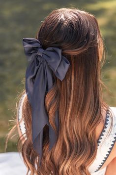 Hello Lovely Barrette Hair Bow (Navy) · NanaMacs Kotlc Costumes, Women’s Hairstyles, Hair Bow Aesthetic, Bridesmaid Hair Bows, Hair With Bows, Hair With A Bow, Hair Bow Ideas, Hair Clip Ideas, Hairstyle With Bow