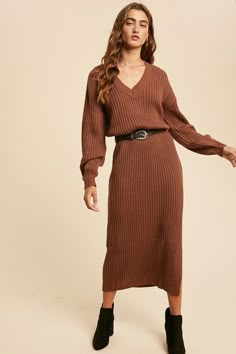 Slouchy, ribbed, ankle length sweater dress with balloon sleeves and side slits. Pair it with a thick accent belt to complete the look! *BELT NOT INCLUDED 100% acrylic Ribbed Dress Outfit, Knitted Dress Outfit, Sweater Outfit Ideas, Sweaters Outfit, Brown Sweater Dress, Jw Fashion, Sweater Dress Outfit, Boho Outfit, Look Formal