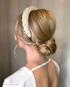 Headband Updo Wedding, Hair Up With Hairband, Wedding Upstyle With Headband, Bridal Alice Band, Bridal Hair Up With Headband, Short Wedding Hair With Crown, Hairband Hairstyle Wedding Guest, Short Hair Updo With Headband, Low Bun Headband