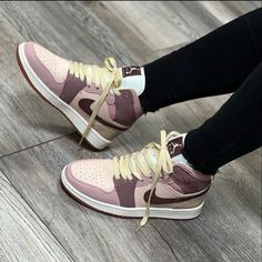 Cute Nike Shoes, Fresh Shoes, Girly Shoes, Cute Nikes, Fresh Kicks, Sneaker Games, Women Sneakers, Nike Sneakers, Shoes Shoes