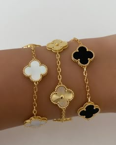 Elevate your style with our Gold Luxury Bracelets Set. Clover Crystals & Tennis Bracelet. Perfect for her. Shop now! Wrist Accessories Women, Classy Gold Jewelry, Bracelet Ideas Gold, Infinite Jewelry, Bracelets Clover, Classy Jewellery, Stylish Jewelry Accessories, Feminine Bracelet, Shiny Bracelets