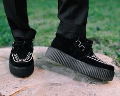 These black suede creepers have contrasting white interlace and feature the new lightweight and more flexible soles in our traditional 1 7/8" Mondo height. These creepers have a white woven interlace, and silver metal D-rings.