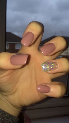 Trendy Short Acrylic Nails, Acrylic Nails Simple, Oval Acrylic Nails, Popular Nail Colors, Long Square Nails, Fake Nails Designs, Square Nail Designs, Simple Acrylic Nails, Short Square Acrylic Nails