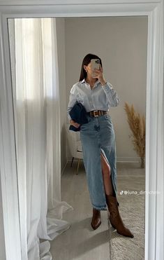 Looks Country, Denim Skirt Outfits, Maxi Skirt Outfits, Country Concert Outfit, Corporate Outfits, Denim Skirts, Cowgirl Outfits, Modest Fashion Outfits, Jeans Rock