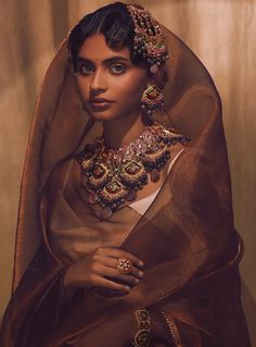 Indoor Jewellery Shoot, Shaadi Outfits, Casual Jewellery, Indian Wedding Jewellery, Indoor Shoot, Colour Palate, Jewellery Shoot, South Asian Aesthetic, Using Crystals