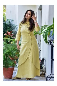 Kurti Pattern, Designer Kurti Patterns, Salwar Designs, Kurti Patterns, Salwar Kamiz, Kurta Neck Design, Cotton Kurti Designs, Long Kurti, Dress Neck Designs