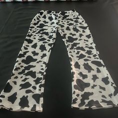 Cow Print Girls Leggings. Wide Legged. Never Worn. Black And White Cow Print. Cute Stretch White Pants, White Non-stretch Casual Leggings, Wide Leg White Stretch Leggings, Casual Cow Print Bottoms For Summer, Shein Bottoms, Black And White Cow Print, Leggings Wide, Named Collective, Wide Leg Leggings