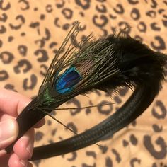 This Genuine Peacock Feather Headband Does Have A Few Imperfections. As Shown In Photos The Peacock Feather Is Spread Apart But Can Be Trimmed To Look Better. There Is A Tad Separation At The Ends Of The Headband. Stay Tuned On My Page, As I Have 8 Big Black Trash Bags Of Clothes And Accessories To Add, And 2 Bags Of Jewelry. Price Is Final Unless I Choose To Lower It. I Do Not Respond To Offers Below My Asking Price. Smoke And Cat Free Home. Find Brand New Items I Offer On My Website Christianb Peacock Headband, Herbal Soap, Mineral Makeup, Feather Headband, The Peacock, Trash Bags, Peacock Feather, I Choose, Clothes And Accessories