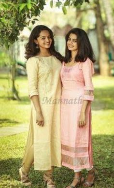 Chudidaar Outfits, Party Wear Churidar Designs, Party Wear Churidar, Salwar Neck Designs, Women Kurti, Churidar Designs, Simple Kurti Designs, Applique Work, Salwar Designs