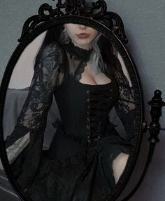 Gothic Alternative Fashion, Elissabat Inspired Outfit, Vampire Gothic Outfits, Gothic Vampire Aesthetic Outfit, Vampire Dress Aesthetic, Estilo Vamp, Romantic Goth Aesthetic Outfits, Vampire Outfits Aesthetic, Vampire Clothing Aesthetic