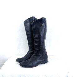 Great vintage boots by FRYE.. Amazing! Made in Mexico. Size 8 1/2 B... see measurements.  Great vintage shape MEASUREMENTS: heel height: ~1" toe to heel on the underside of the boots: 11" widest part of the sole: 3 1/2" Shaft height: 16" Tall Black Leather Boots, Frye Boots, Vintage Boots, La Pointe, Black Leather Boots, Boots Black, Leather Boots, Vintage 90s, Shoe Boots