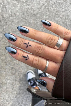 Chrome Fall Nails Black Chrome Nails, Nagellack Trends, Smink Inspiration, Makijaż Smokey Eye, Black Nail, Chrome Nails, Nail Trends, Black Nails, False Nails