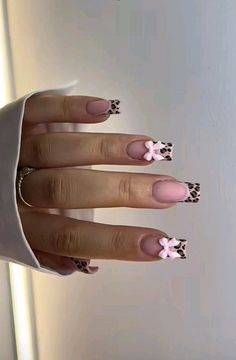 Cheetah Hello Kitty Nails, Cheetah Print Nails, Band Nails, Galaxy Samsung, Summery Nails, Girly Acrylic Nails, Leopard Nails