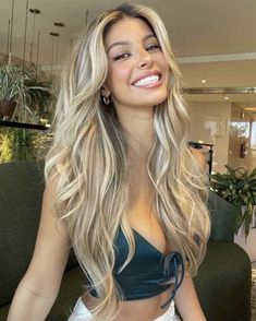 Heavy Blonde Face Framing Highlights, Bright Warm Blonde Hair, Blonde Honey Hair, Blonde Hair On Mexican Women, Soft Blonde Balayage, Going Blonde From Brunette, California Blonde, Soft Blonde