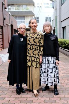 Japanese Fashion Women, 50s Fashion Dresses, 일본 패션, Wedding Dress With Pockets, Older Women Fashion, Advanced Style, 60 Fashion, Over 50 Womens Fashion