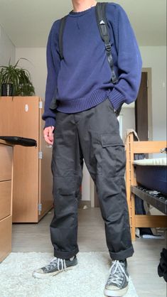 Cargo Streetwear Outfit Men, Male Cozy Outfit, Masc Cargo Pants Outfit, Male Grunge Outfits Summer, Simple Mens Style, School Fits Highschool Men, High School Guys Outfits, Gray Cargo Pants Outfit Men, Cool Fits Men