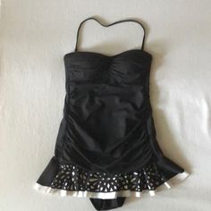 Apt. 9 Black Scrunch Bathing Suit Size Small. Super Cute Styled Eyelet Finish Over The Bottom Of White Ruffle. Halter Style Neckline Strap That Can Be Removed To Avoid Tan Lines And Become Strapless. New Without Tags. Purchased Last Year And Sadly I Am No Longer A Size Small. Fitted Black Tankini For Party, Black Fitted Tankini For Party, Black Fitted Party Tankini, Elegant Fitted Black Tankini, Black Ruched Fitted Tankini, Fitted Black Ruched Tankini, Lined Black Swimwear For Spring, Black Lined Swimwear For Spring, Black Ruched Stretch Tankini