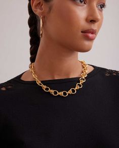 The SHELLEY is a gold link chain necklace that is adjustable. This simple necklace will add a touch of effortless sophistication to any look. In the same theme you will find JODELLE. Elegant Gold Toggle Necklace, Elegant Gold Toggle Long Necklace, Elegant Gold Pearl Toggle Necklace, Gold-plated Toggle Necklace With Cable Chain, Classic Luxury Gold-tone Toggle Necklace, Gold Link Chain, Simple Necklace, Chain Link Necklace, Shoes Heels Boots