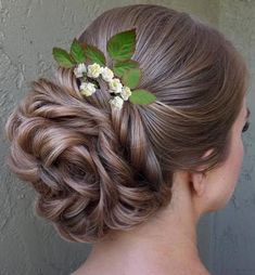 Hey, I found this really awesome Etsy listing at https://www.etsy.com/listing/666792955/greenery-bridal-hair-pins-baby-breath Gypsophila Hair, White Gypsophila, Bridal Hair Pieces Flower, Flower Headpiece Wedding, Wedding Hairpiece, Rustic Wedding Hairstyles, Art Hair, Baby Breath, Hair Styles 2014