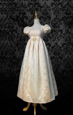 Bridgerton Daphne Beige Yellow Jacquard Regency Dress - Regency Era Ball Gown With Puff Sleeve - Plus Size - WonderlandByLilian Regency Shoes, Bridgerton Daphne, Antoinette Dress, 18th Bday, Regency Era Fashion, Yule Ball, Regency Dress, Regency Era, Wedding Dresses For Sale