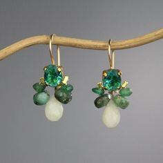 Soft and feminine bee earrings feature green glass set in copper, a mix of emerald and aventurine wings and beautiful jade  dangles down gently.This beauty is a unique handcrafted and eye catching jewelry piece!The hook is made of gold filled. The earring's hook can be made with sterling silver or solid gold incase of allergy issues. Please choose the metal you'd like at checkout.Measurements:Approximately 2.5-3 cm length with the hookMaterials:Stones: glass, emerald, aventurine, jadeMetals: cop Emerald Drop Earrings, Emerald Earrings Drop, Ocean Jewelry, Labradorite Earrings, Birthstone Earrings, Clover Earrings, Bee Earrings, Red Jewelry, Green Jewelry