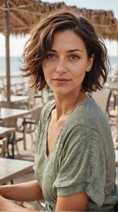 Chin Length Hair Curly Waves, Shaggy Bob For Wavy Hair, Short Bob Hairstyles Wavy, Short Bob Textured, Textured Bob Straight Hair, Bob With Wavy Hair, Textured Short Haircuts, Short Naturally Wavy Hair, Short Hairstyle Women Wavy Hair