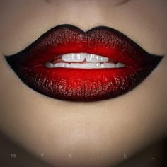 Killer lips.tutorials so it's super quick & only has a couple steps. I'm… Harley Quinn Make-up, Fantasy Make-up, Harley Quinn Makeup, Halloweenský Makeup, Vampire Makeup, Halloween Eyes, Fx Makeup