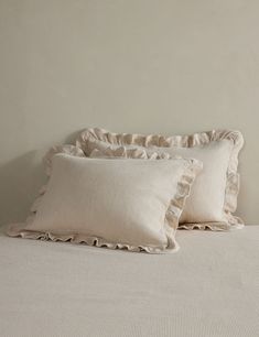 Vekki relaxed cotton pillow sham set with ruffled edges Cozy Bed Set, Brooklyn Apartment, Wall Bed