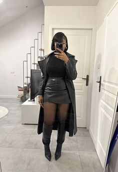 Short Leather Skirt Outfit, Brunch Fits, Baddies Outfits, Short Leather Skirt, Sheer Black Tights, Leather Skirt Outfit, Vegas Outfit, Winter Fashion Outfits Casual, Hello Fashion