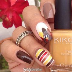 Turkey Nail Art, Thanksgiving Nail Ideas, Thanksgiving Nail, Gold Glitter Nails, Holiday Nail Art, Striped Nails