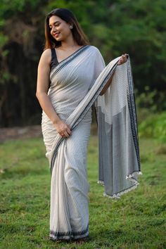 Saree Look Black, Daisy Black And White, Summer Saree, Black And White Saree, Fancy Sarees Party Wear