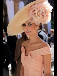 Kentucky Derby Outfit, Southern Beauty, Kentucky Derby Fashion, Kentucky Derby Style, Oaks Day, Modern Hat, Derby Fashion, Derby Outfits, Philip Treacy