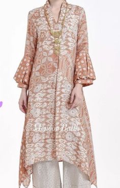 Batik Fashion Modern Atasan, Modern Batik Outfit, Model Baju Batik Modern Dresses, Model Tunik Batik Modern, Dress Batik Modern Fashion Style, Tunik Hijab Style, Model Blouse Batik, Kebaya Brokat Modern, Dress Batik Modern