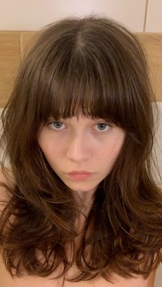 Mid Hair With Bangs, 60s Midi Cut, 60s Haircut, Longish Hair, Brown Mid Length Hair, Pretty Haircuts, French Fringe, Brown Hair Bangs, Quick Hair Growth