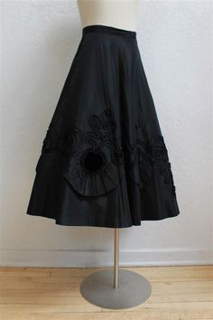 1950's Black Taffeta Swing Skirt / Swirled Design / Black Velveteen Circles / Size: 27" Waist by MTvintageclothing on Etsy The 1950s, Metal Zipper, Circles, Swirl, Ballet Skirt, Zipper, Skirt