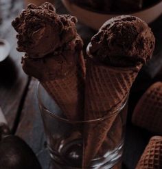 Chocolate Ice Cream Aesthetic, Comforting Aesthetic, Brown Food, Cupcake Recipes Chocolate, Cold Treats, Ice Cream Cones