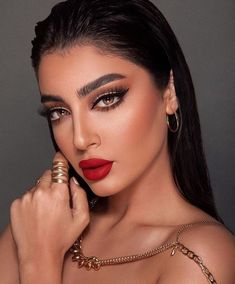 Look Disco, Vintage Makeup Looks, Beauty Killer, Chic Makeup, Photoshoot Makeup, Glam Makeup Look, Glamour Makeup, Vintage Makeup, Natural Eye Makeup