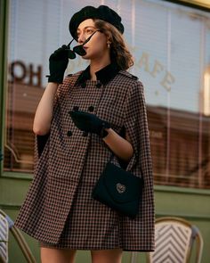 Plaid Cape Coat, Mantel Cape, Plaid Capes, Tailored Clothes, Retro Clothing, Cape Coat, Women's Jackets, Coat Outfits, Brown Plaid