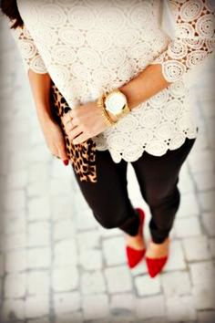 Lace top, black skinnies and red flats White Lace Top, Red Heels, Elegant Chic, Mode Inspiration, Red Shoes