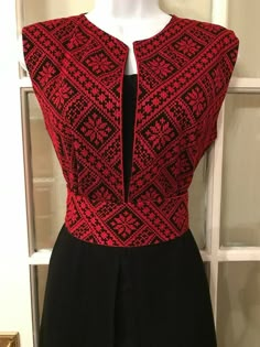 Sleeveless Kimono, Knitting Fashion, Trendy Blouses, Trendy Blouse Designs, Indian Designer Wear, Knit Fashion, Saree Blouse Designs, Black Sleeveless